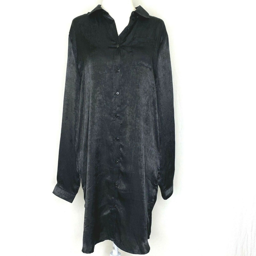 RD + Koko M Long Sleeved Button Front Embroidered